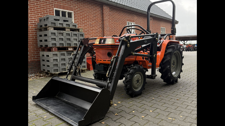 Kubota B1-17 met voorlader